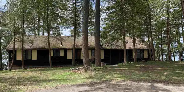 506 Appletree Point