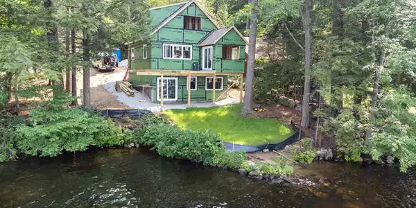 279 Pond View