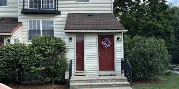 51 East Ridge