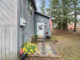 907 Whitney Grove