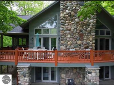 4492 Forest Trail