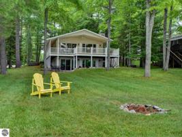 1732 N Ogemaw Trail