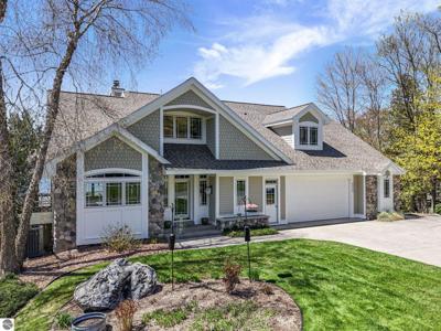 6525 Peninsula Drive