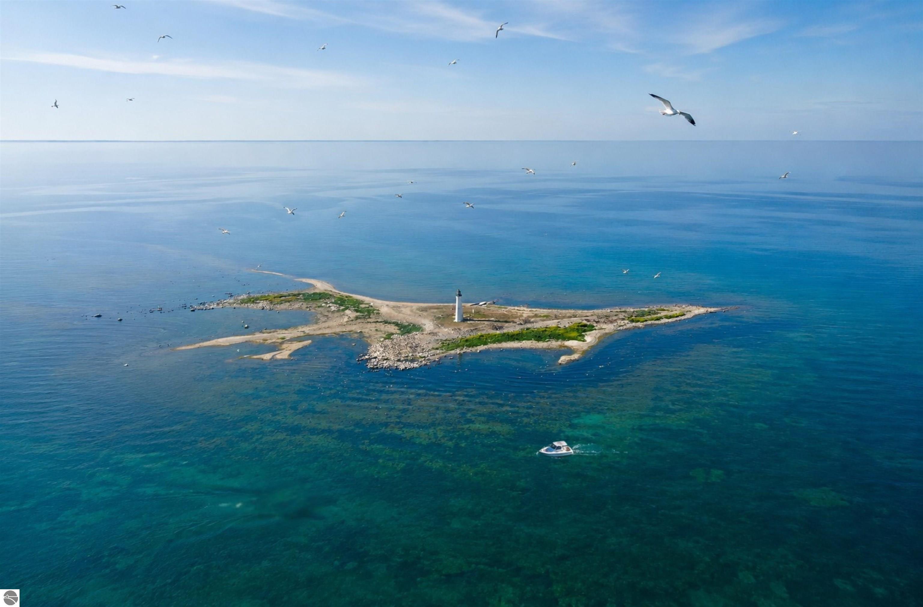 Image 1: The name of this working lighthouse means Island of Pebbles.