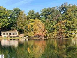 4494 Lakeview Trail