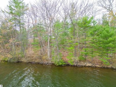 1565 Edgewater Ridge
