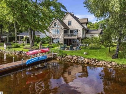 225 W Lake Drive