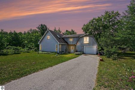 509 Gitchegumee Drive