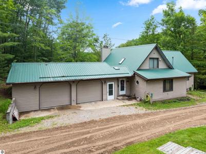 5290 E Twin Lake Road