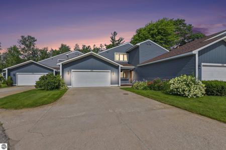 133 North Shore Drive West