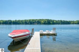 4244 Lakeview Trail