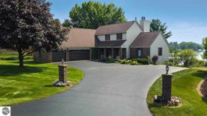 1259 Valley Drive