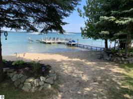 10384 E Elk Lake Drive