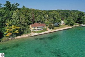 1946 Pine Point Road