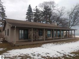 126 N Huron