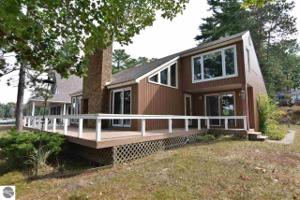 7869 W Pine