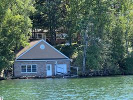 379 Peninsula Trail