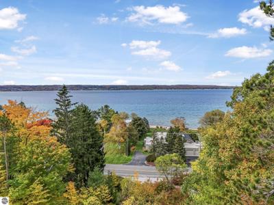 6644 Peninsula Drive