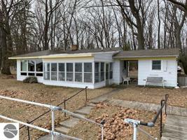 1140 N Huron