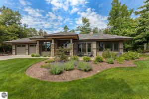2637 Crystal Drive