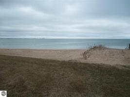 407 W Lake