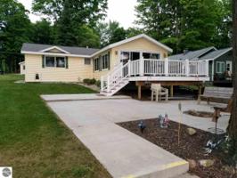 5041 NE Maple Knoll Drive