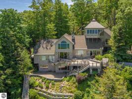 627 Shorewood Drive