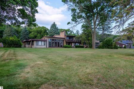 1236 Tawas Beach Road
