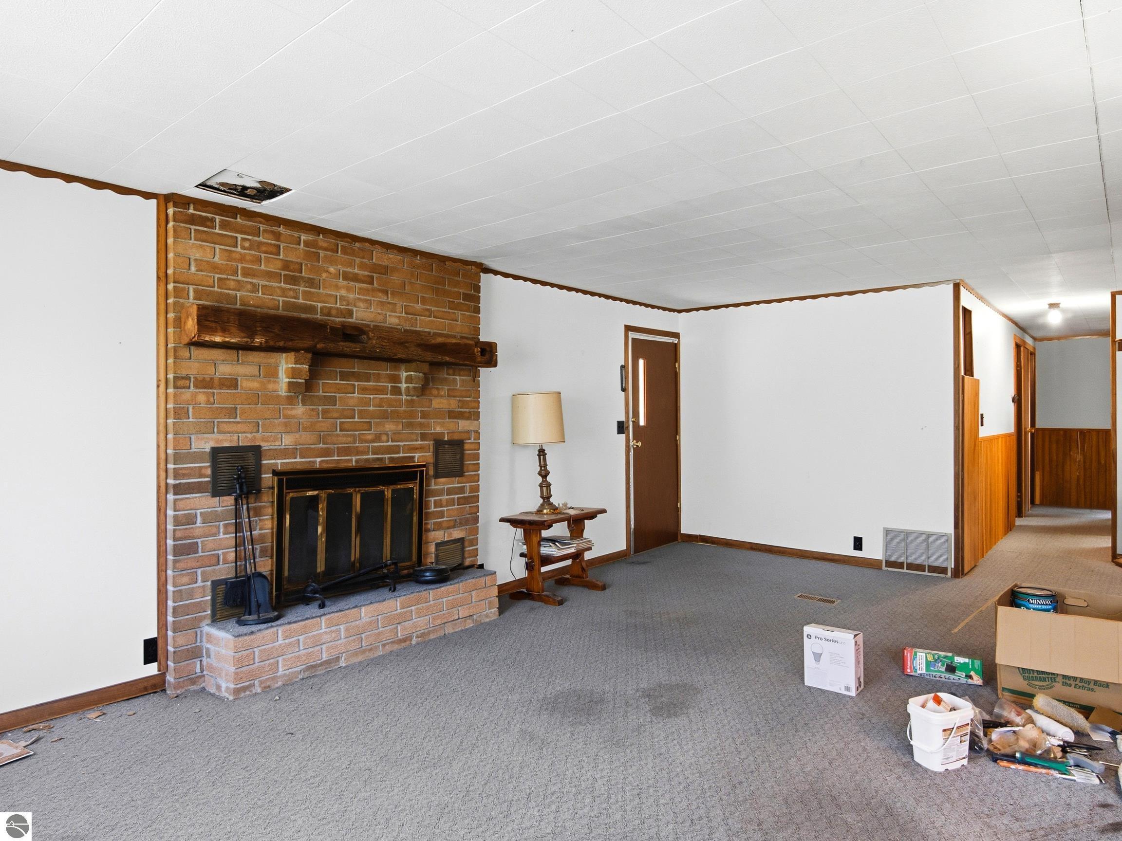 Image 4: Fireplace