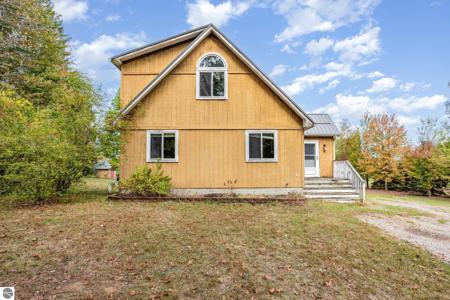 1119 El Camino Grande