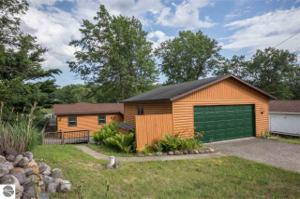 1852 Indianwood Trail