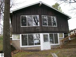 1611 S Ogemaw Trail