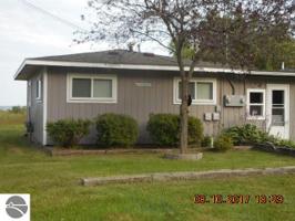 2600 E US-23