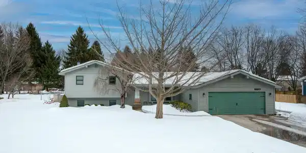 10017 E Lakeview Hills Road