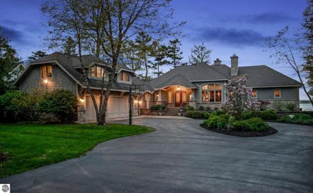 935 Beautiful Shores