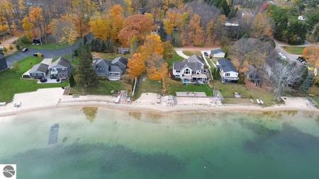 220 NW Silver Lake Road