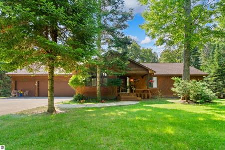 7398 Huntington Drive
