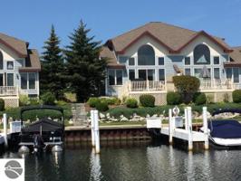 263 Lakeshore Drive