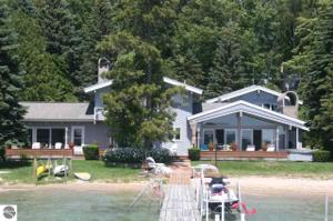 5867 Crystal Drive
