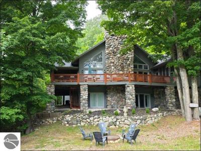 4492 Forest Trail