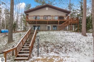 10312 N Twin Lake Road, NE