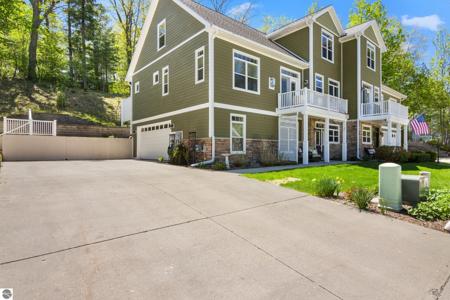 112 Fairway Hills Drive
