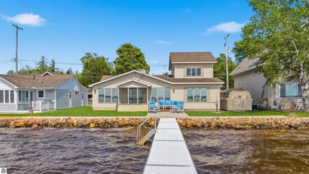 1027 E Lake Mitchell Drive