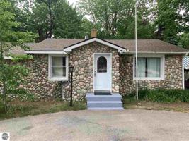 7371 NE County Road 612