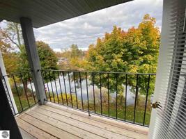 525 Riverine Drive