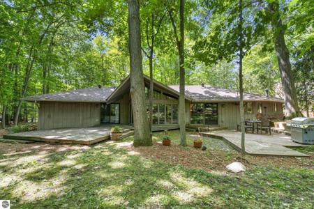 6575 Franklin Woods