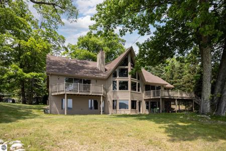 7953 S Glen Lake Road