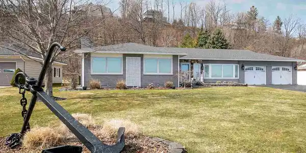 9132 S West Bay Shore