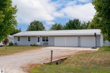 1004 Bishop Lane