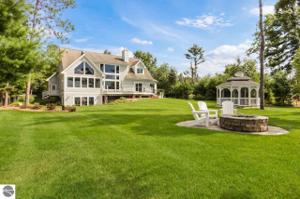 8399 Drake Lane